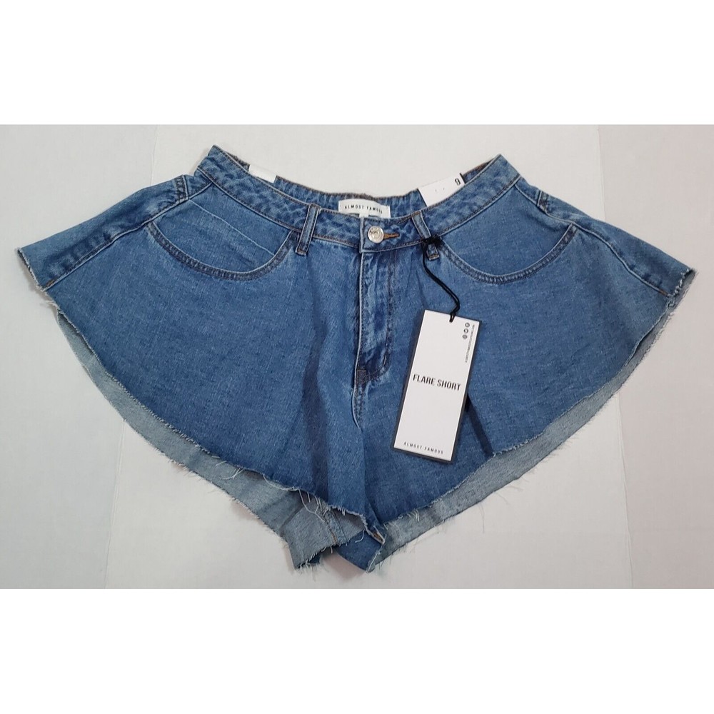 Almost Famous Juniors Size 9 Denim Jean Flare Shorts Five Pocket Raw Hem New!